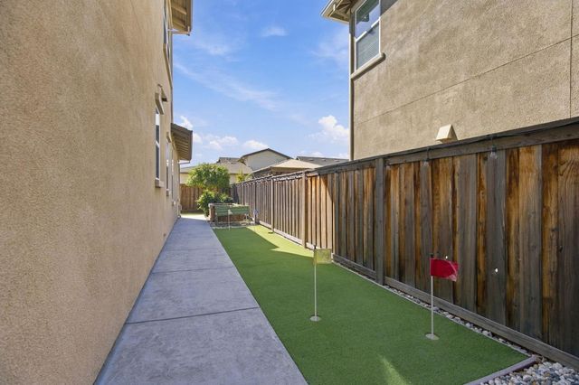 2025 Smokehouse Way, Roseville, CA 95747