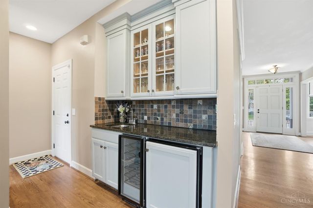 727 Miami Avenue, Terrace Park, OH 45174