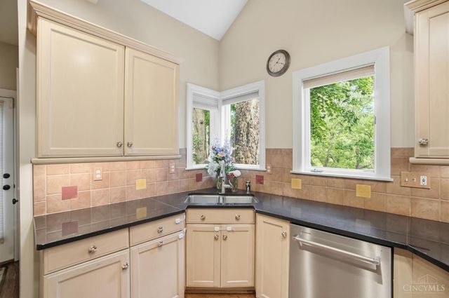 727 Miami Avenue, Terrace Park, OH 45174