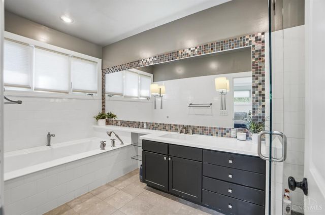 727 Miami Avenue, Terrace Park, OH 45174