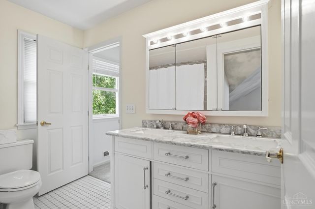 727 Miami Avenue, Terrace Park, OH 45174