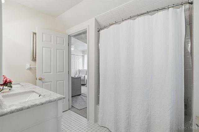 727 Miami Avenue, Terrace Park, OH 45174