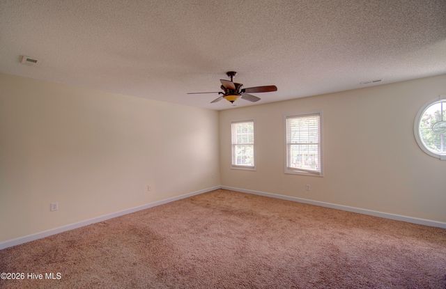 318 Osprey Point Drive, Sneads Ferry, NC 28460