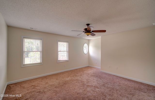 318 Osprey Point Drive, Sneads Ferry, NC 28460