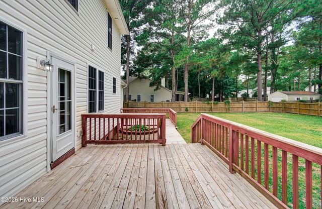 318 Osprey Point Drive, Sneads Ferry, NC 28460