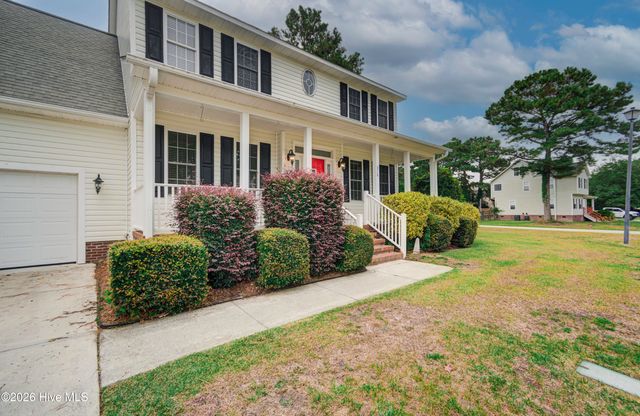 318 Osprey Point Drive, Sneads Ferry, NC 28460
