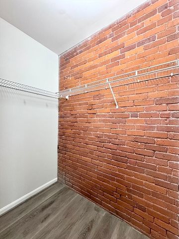 4 Bishop Street 114, Framingham, MA 01702