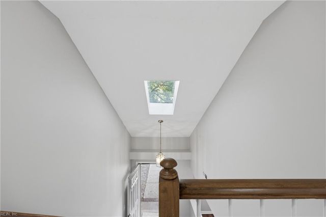 56 Candlelight LN, Portsmouth, VA 23703