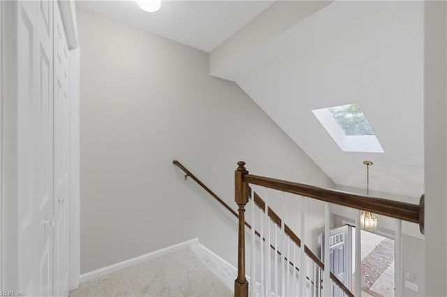 56 Candlelight LN, Portsmouth, VA 23703