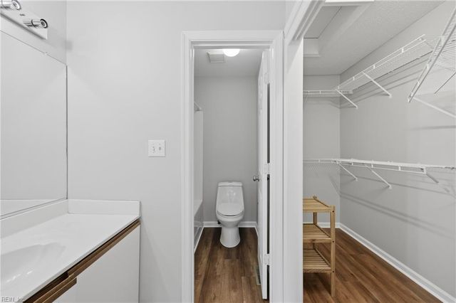 56 Candlelight LN, Portsmouth, VA 23703