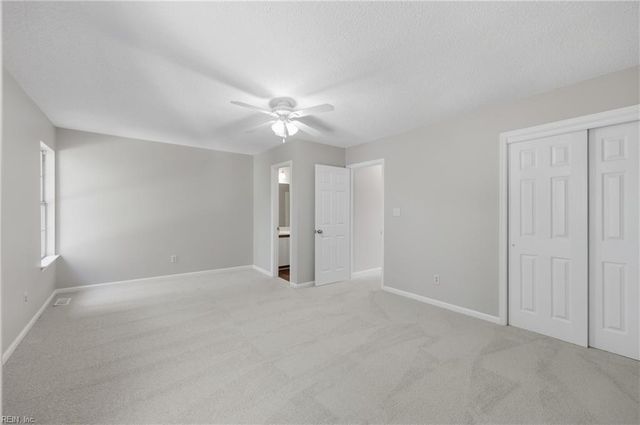 56 Candlelight LN, Portsmouth, VA 23703