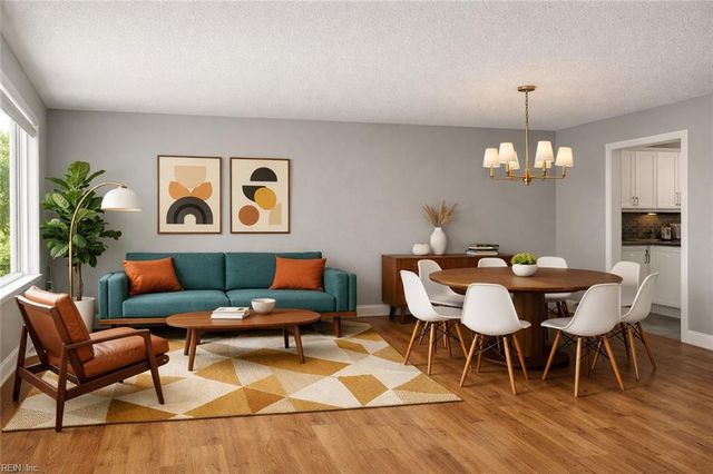 56 Candlelight LN, Portsmouth, VA 23703