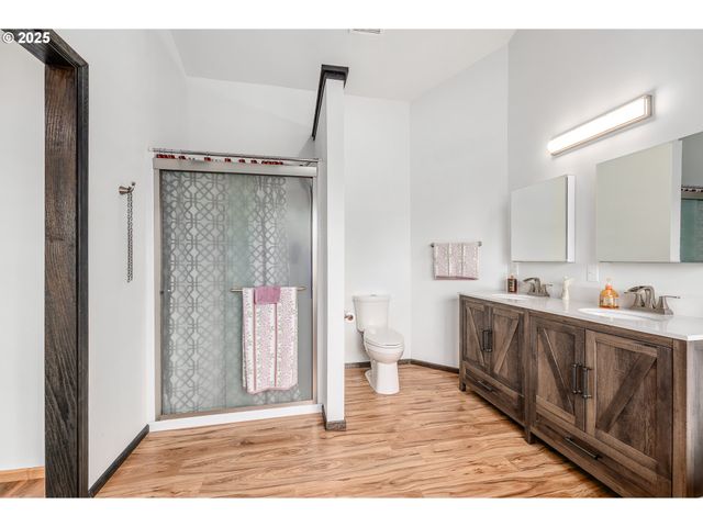 250 VALLEY VIEW Rd, Sutherlin, OR 97479