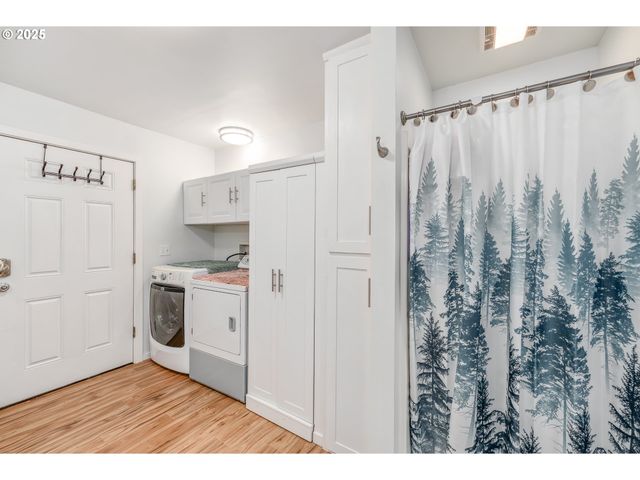 250 VALLEY VIEW Rd, Sutherlin, OR 97479