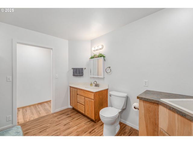 250 VALLEY VIEW Rd, Sutherlin, OR 97479