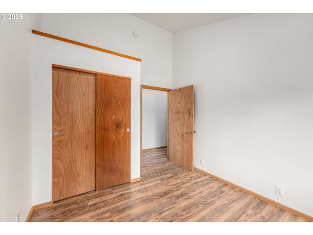 250 VALLEY VIEW Rd, Sutherlin, OR 97479