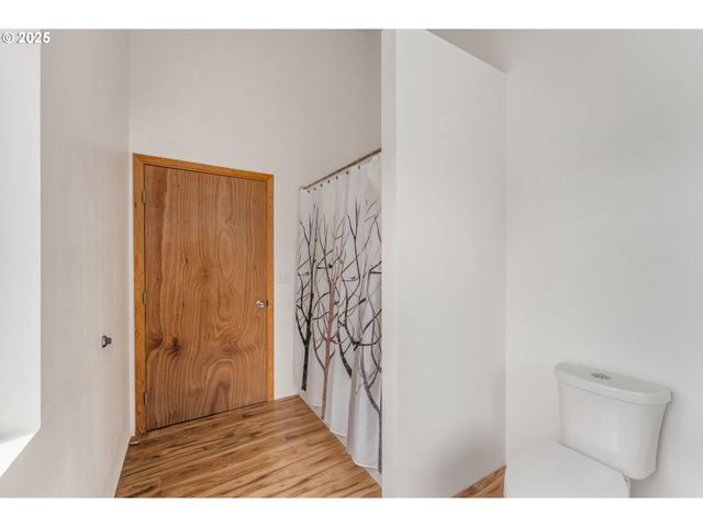 250 VALLEY VIEW Rd, Sutherlin, OR 97479