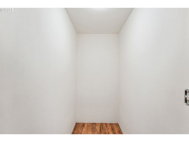 250 VALLEY VIEW Rd, Sutherlin, OR 97479