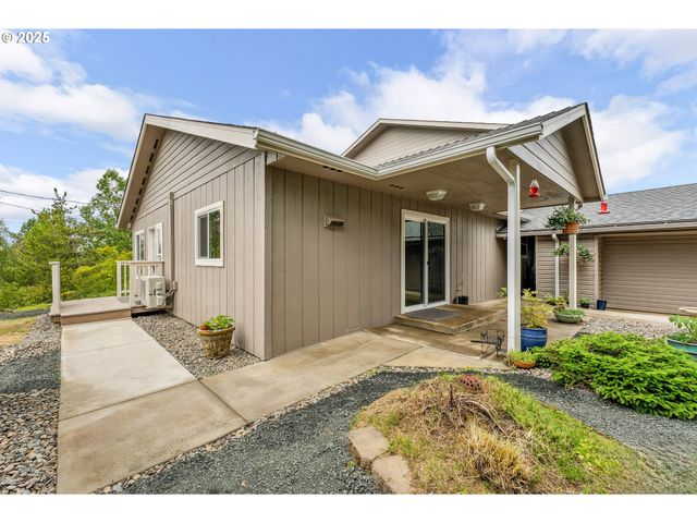 250 VALLEY VIEW Rd, Sutherlin, OR 97479