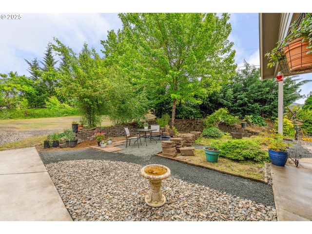 250 VALLEY VIEW Rd, Sutherlin, OR 97479