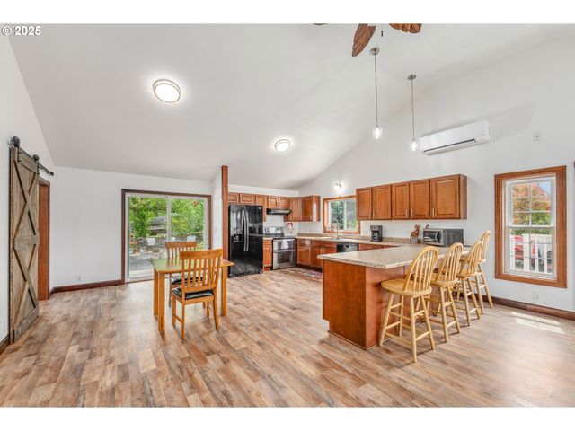 250 VALLEY VIEW Rd, Sutherlin, OR 97479