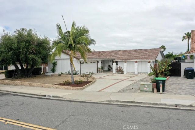 25532 Charlemagne, Laguna Hills, CA 92653
