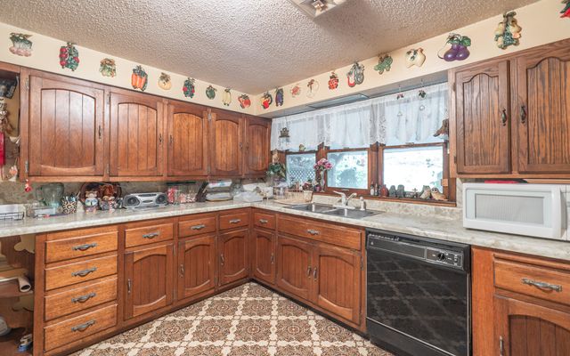 658 Rr 63, Cabool, MO 65689