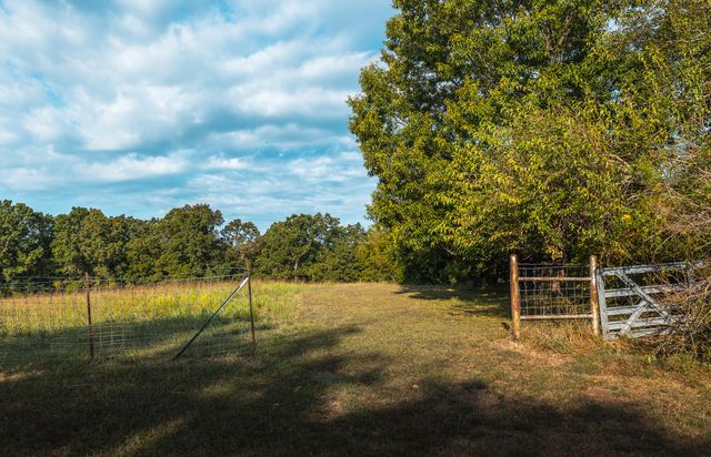 658 Rr 63, Cabool, MO 65689