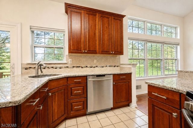 9 Cambridge Ct, Montgomery Twp., NJ 08540