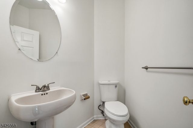 9 Cambridge Ct, Montgomery Twp., NJ 08540