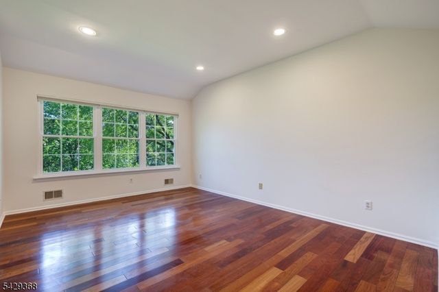 9 Cambridge Ct, Montgomery Twp., NJ 08540