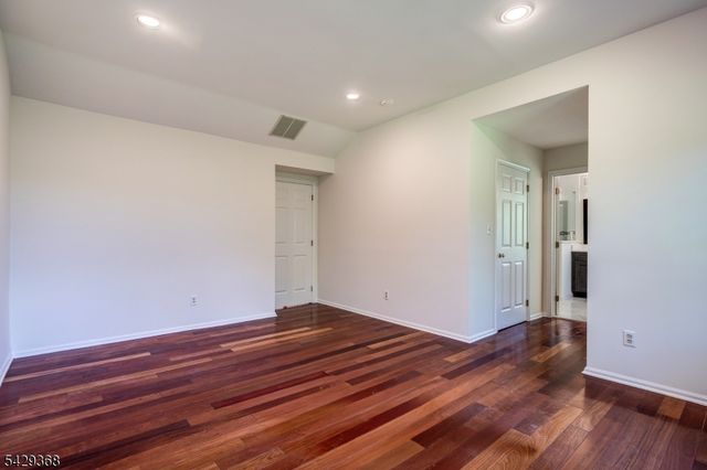 9 Cambridge Ct, Montgomery Twp., NJ 08540