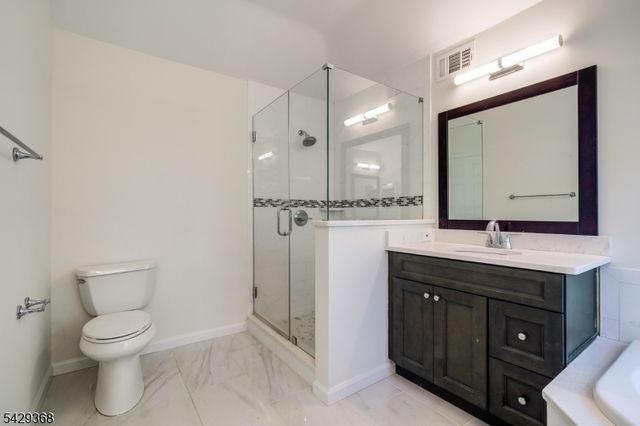 9 Cambridge Ct, Montgomery Twp., NJ 08540