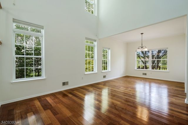 9 Cambridge Ct, Montgomery Twp., NJ 08540