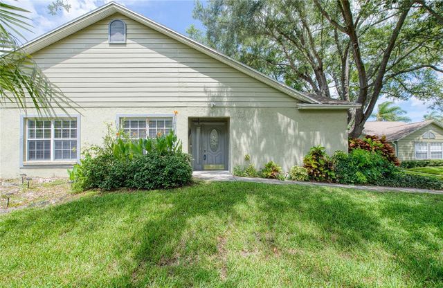 2390 BENTLEY DR, Palm Harbor, FL 34684