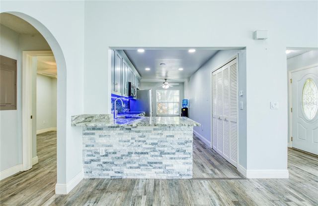 2390 BENTLEY DR, Palm Harbor, FL 34684