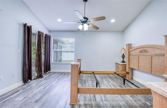 2390 BENTLEY DR, Palm Harbor, FL 34684