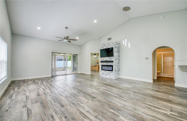 2390 BENTLEY DR, Palm Harbor, FL 34684