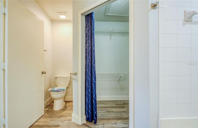 2390 BENTLEY DR, Palm Harbor, FL 34684