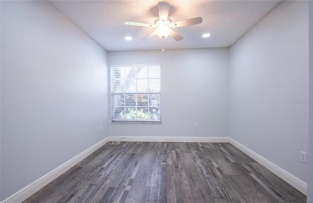 2390 BENTLEY DR, Palm Harbor, FL 34684