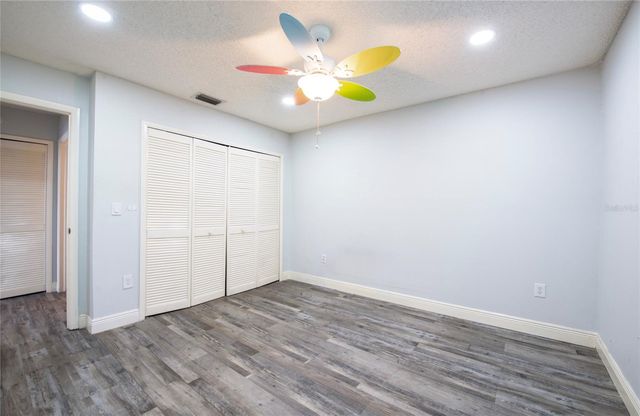 2390 BENTLEY DR, Palm Harbor, FL 34684