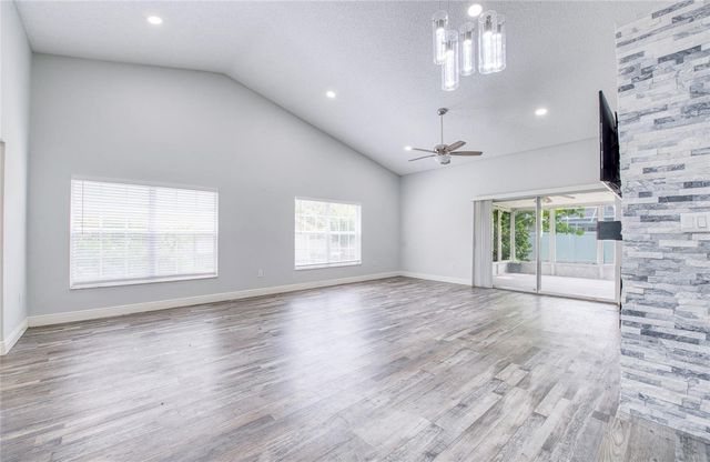 2390 BENTLEY DR, Palm Harbor, FL 34684