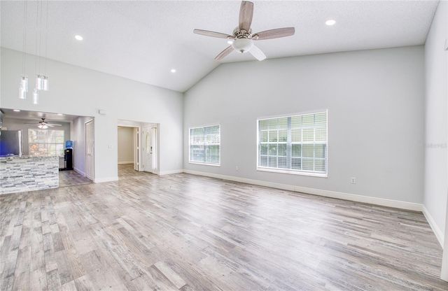 2390 BENTLEY DR, Palm Harbor, FL 34684