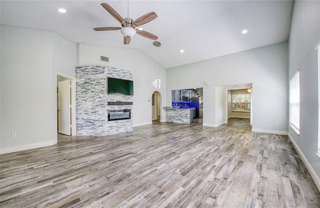 2390 BENTLEY DR, Palm Harbor, FL 34684