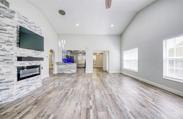 2390 BENTLEY DR, Palm Harbor, FL 34684