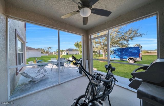 207 NE 24th TER, Cape Coral, FL 33909