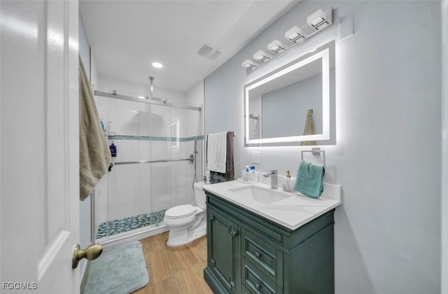 207 NE 24th TER, Cape Coral, FL 33909