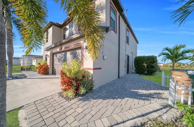 207 NE 24th TER, Cape Coral, FL 33909