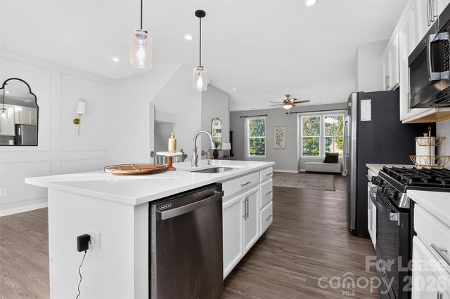 10840 Overlook Mountain Drive, Charlotte, NC 28216
