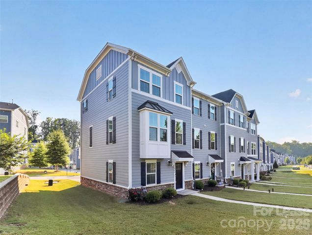 10840 Overlook Mountain Drive, Charlotte, NC 28216
